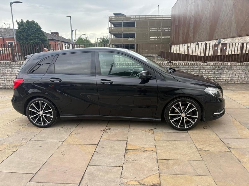 View MERCEDES-BENZ B CLASS 1.8 B200 CDI BlueEfficiency Sport Euro 5 (s/s) 5dr