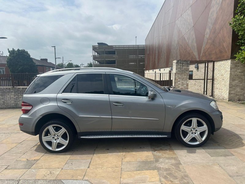 View MERCEDES-BENZ M CLASS 3.0 ML350 CDI V6 BlueEfficiency Sport Tiptronic 4WD Euro 5 5dr