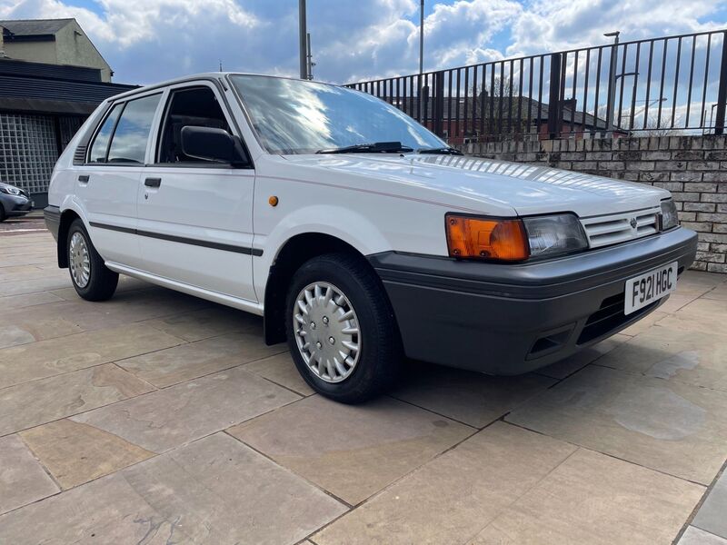 View NISSAN SUNNY 1.6 GSX 5dr