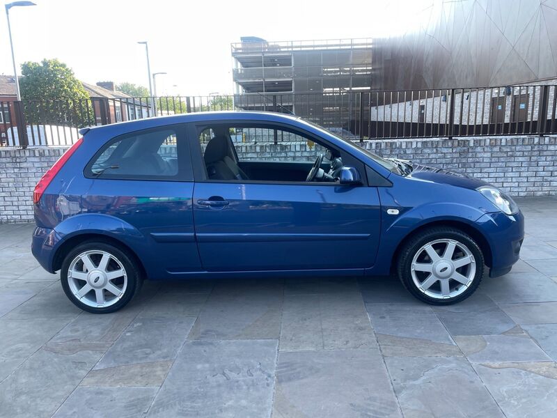 View FORD FIESTA 1.25 Zetec Blue Edition 3dr
